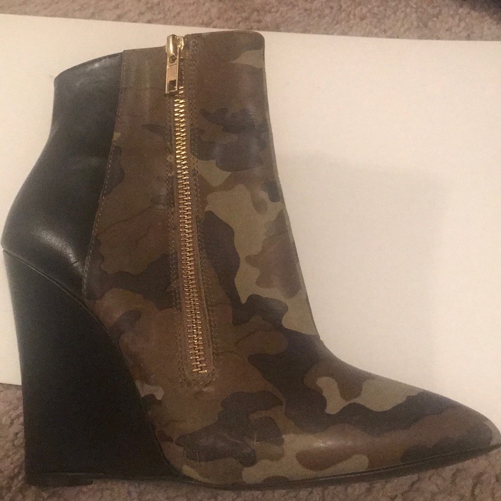 Steve Madden Camouflage & Black Wedge Bootie